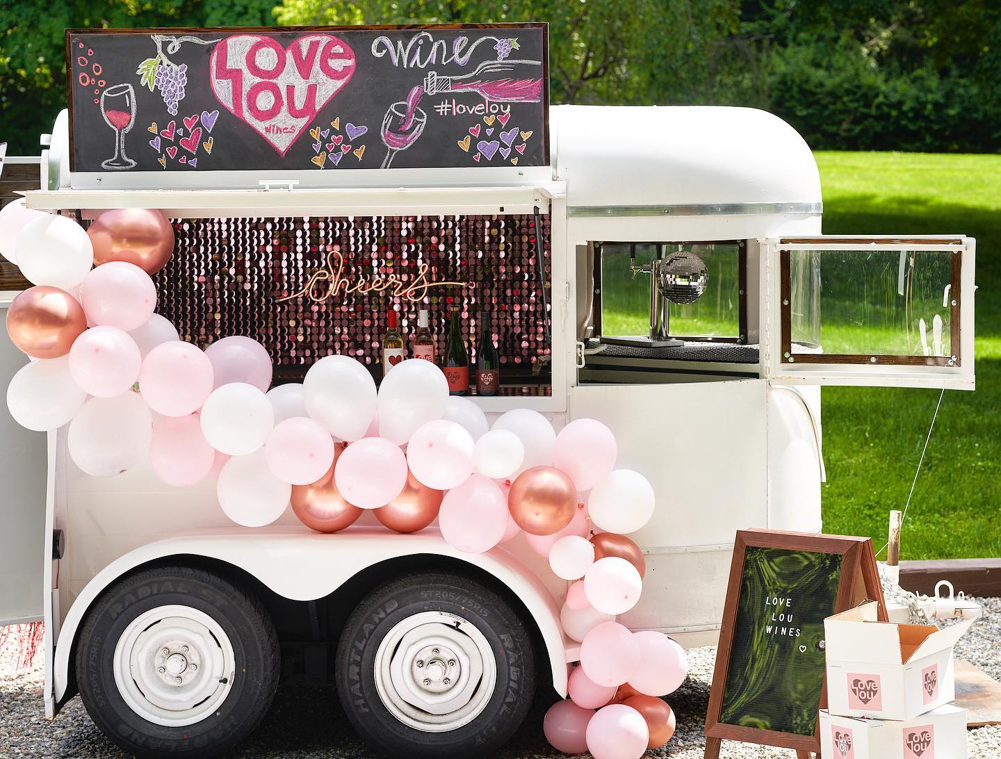 Love Lou Wines and Mobile Bar | CT Food Trucks